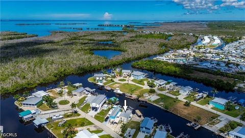 Photo of 3908 Coconut Drive, St James City, FL 33956 (MLS # 2026018671)