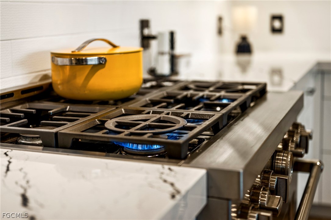 1125 Central Avenue 560