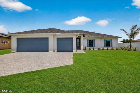 Tiny photo for 505 SW 25th Lane, Cape Coral, FL 33914 (MLS # 2026019935)