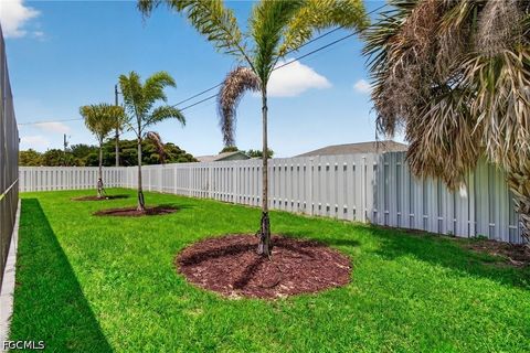 Tiny photo for 505 SW 25th Lane, Cape Coral, FL 33914 (MLS # 2026019935)