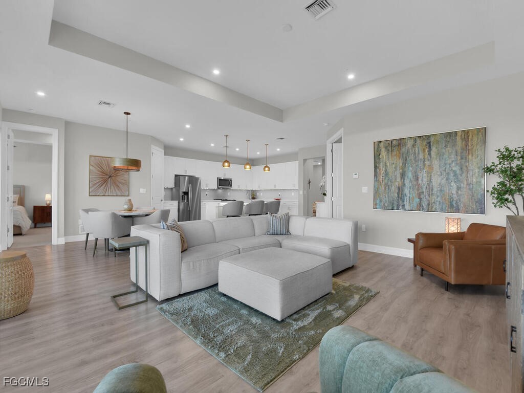 233 Indies Drive E 201