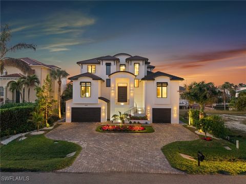380 Trade Winds Avenue Naples FL 34108