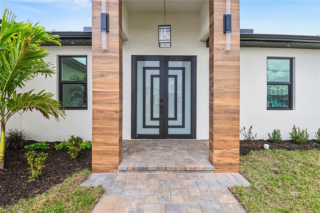 1030 NE Juanita Place