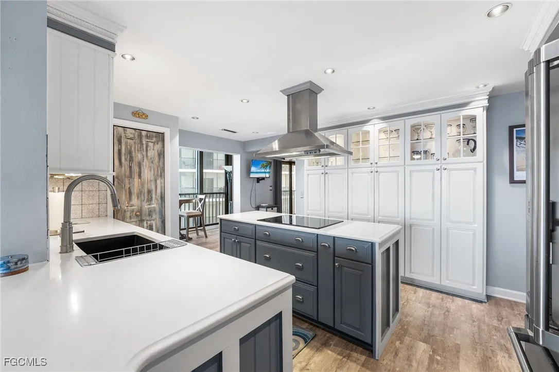 Fort Myers, Florida 33901, United States, 2 Bedrooms Bedrooms, ,2 BathroomsBathrooms,Residential,Active,241120