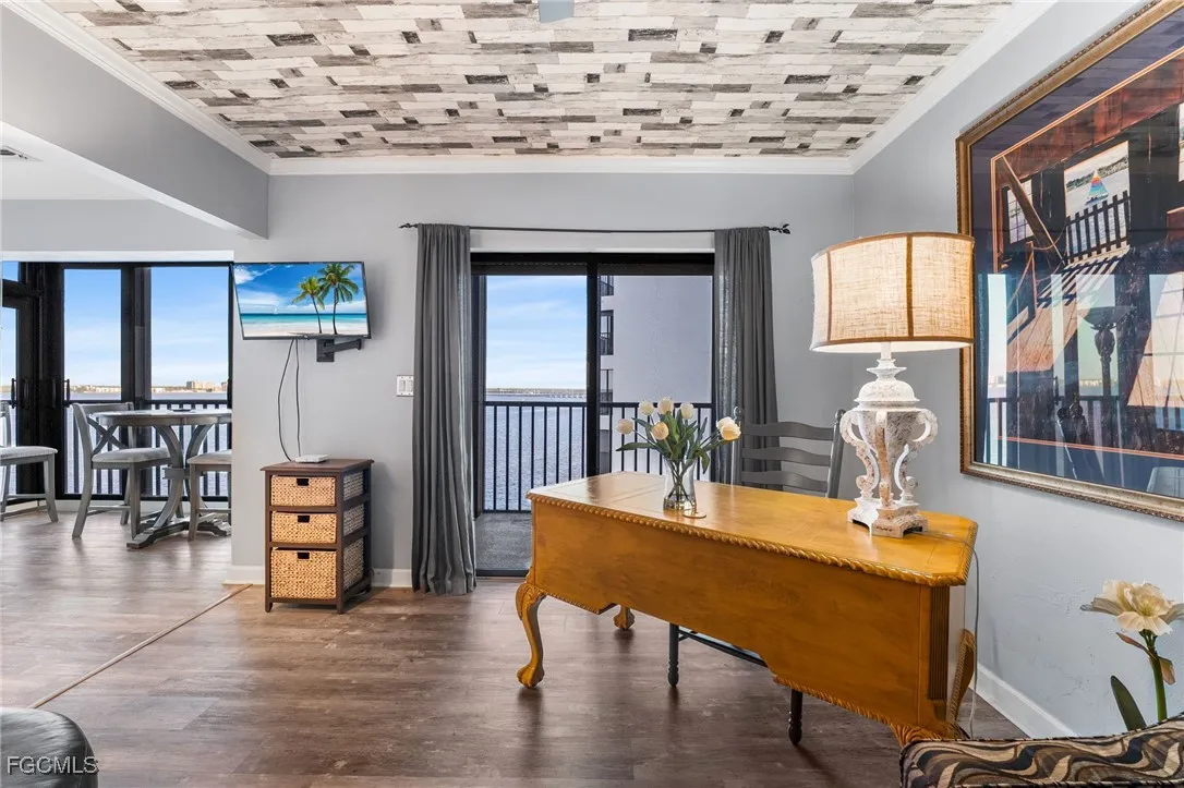 Fort Myers, Florida 33901, United States, 2 Bedrooms Bedrooms, ,2 BathroomsBathrooms,Residential,Active,241120