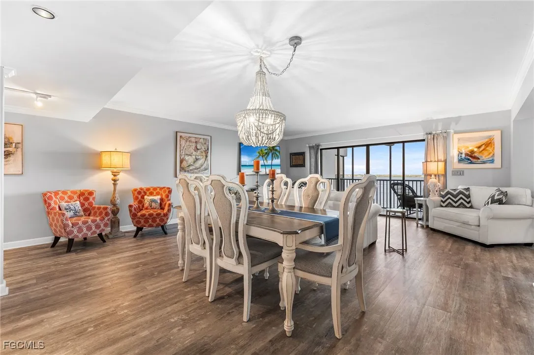 Fort Myers, Florida 33901, United States, 2 Bedrooms Bedrooms, ,2 BathroomsBathrooms,Residential,Active,241120