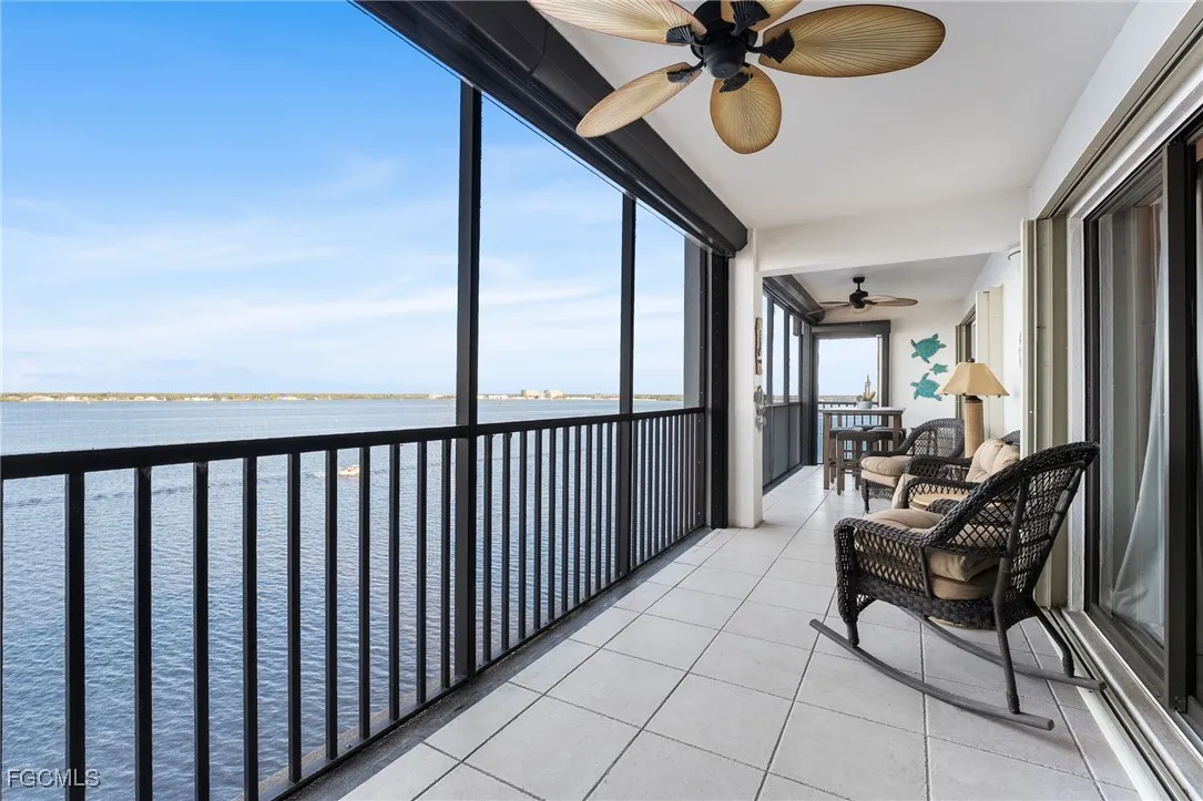 Fort Myers, Florida 33901, United States, 2 Bedrooms Bedrooms, ,2 BathroomsBathrooms,Residential,Active,241120