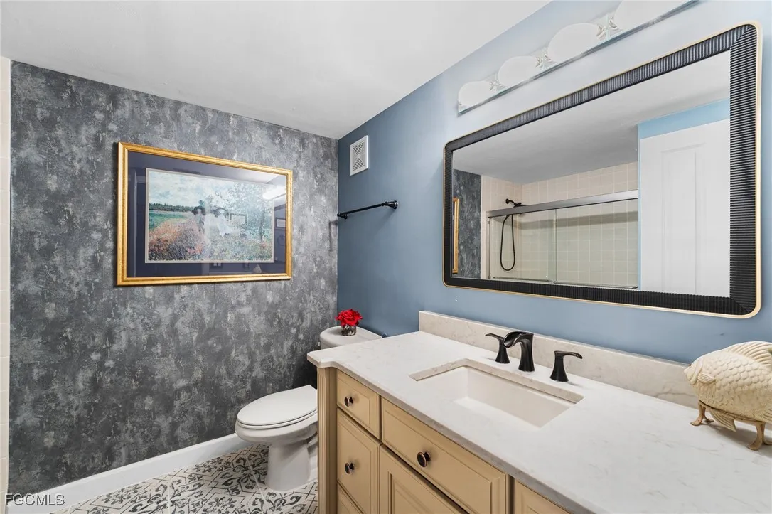 Fort Myers, Florida 33901, United States, 2 Bedrooms Bedrooms, ,2 BathroomsBathrooms,Residential,Active,241120