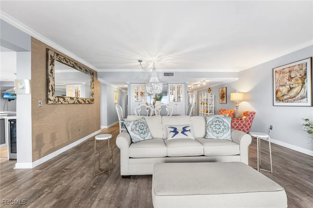 Fort Myers, Florida 33901, United States, 2 Bedrooms Bedrooms, ,2 BathroomsBathrooms,Residential,Active,241120