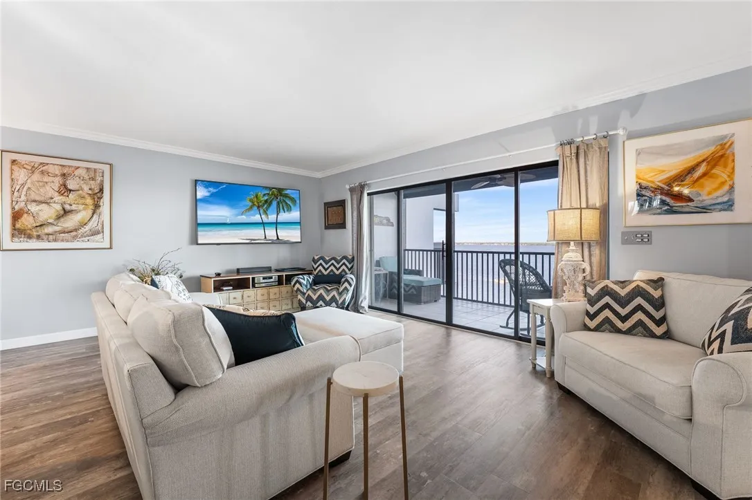 Fort Myers, Florida 33901, United States, 2 Bedrooms Bedrooms, ,2 BathroomsBathrooms,Residential,Active,241120