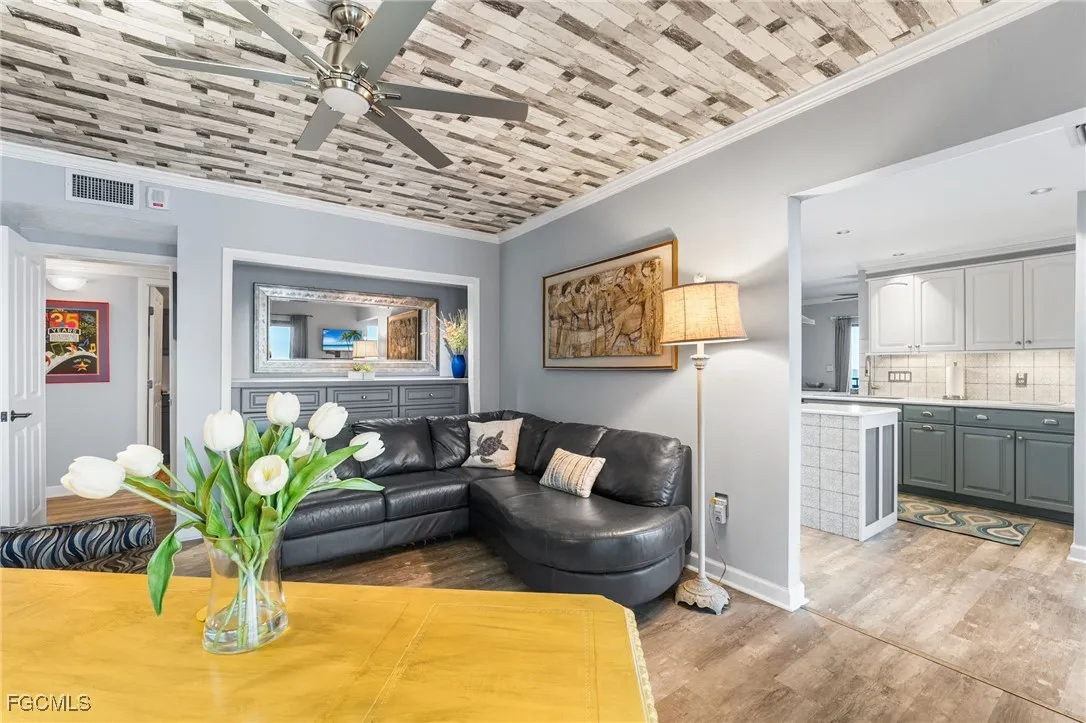 Fort Myers, Florida 33901, United States, 2 Bedrooms Bedrooms, ,2 BathroomsBathrooms,Residential,Active,241120