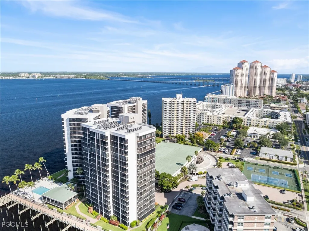 Fort Myers, Florida 33901, United States, 2 Bedrooms Bedrooms, ,2 BathroomsBathrooms,Residential,Active,241120