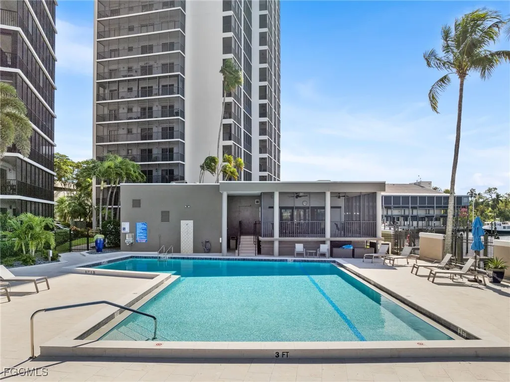 Fort Myers, Florida 33901, United States, 2 Bedrooms Bedrooms, ,2 BathroomsBathrooms,Residential,Active,241120