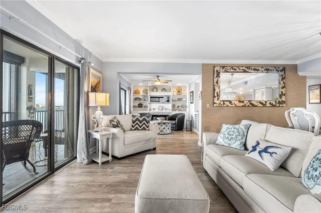 Fort Myers, Florida 33901, United States, 2 Bedrooms Bedrooms, ,2 BathroomsBathrooms,Residential,Active,241120