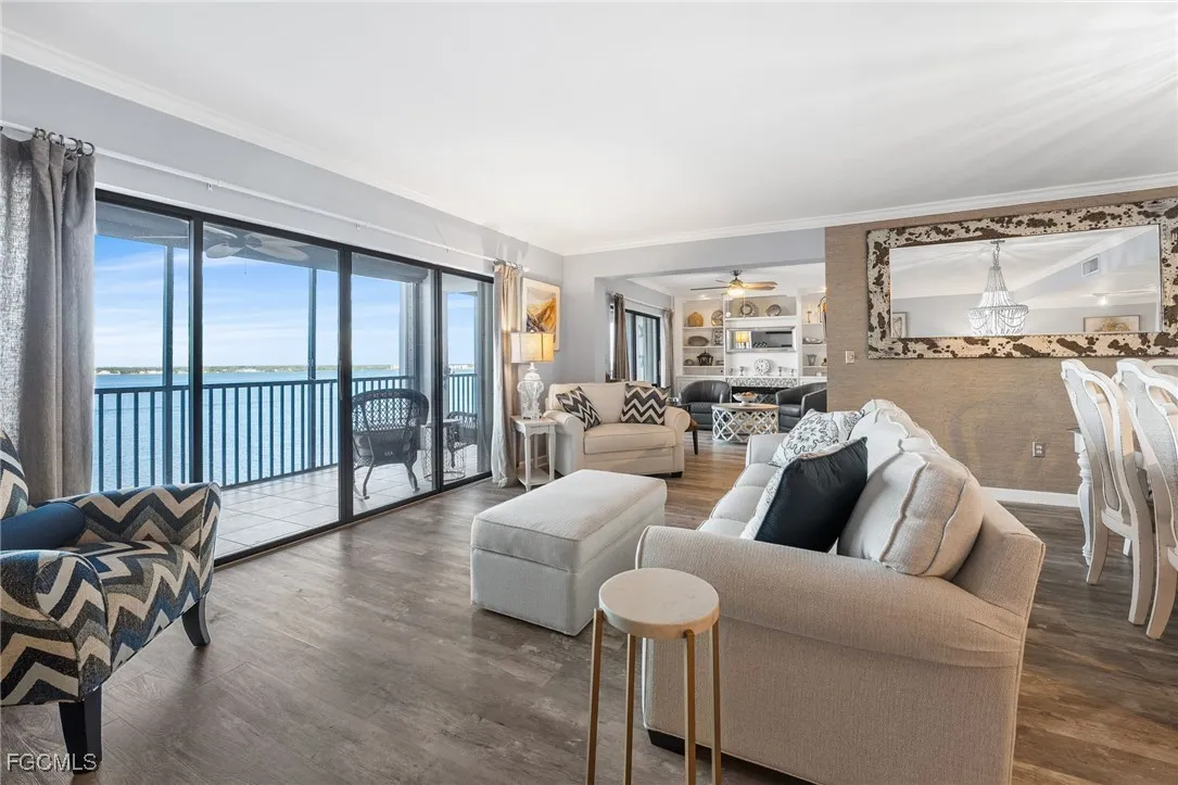 Fort Myers, Florida 33901, United States, 2 Bedrooms Bedrooms, ,2 BathroomsBathrooms,Residential,Active,241120