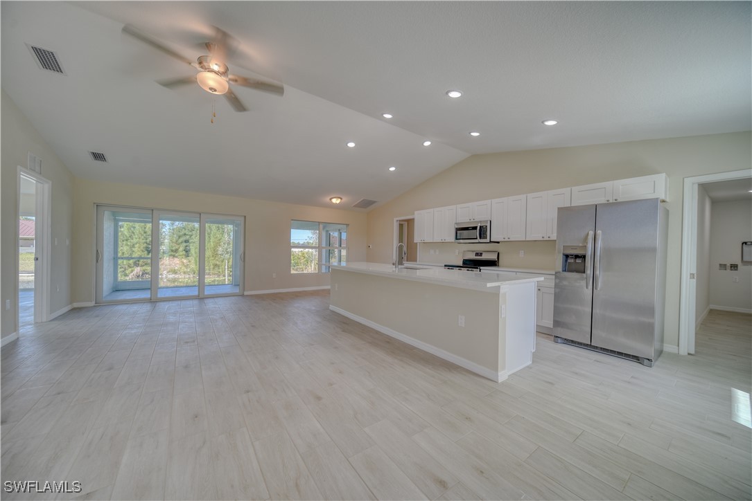 4034 NE 9th Place