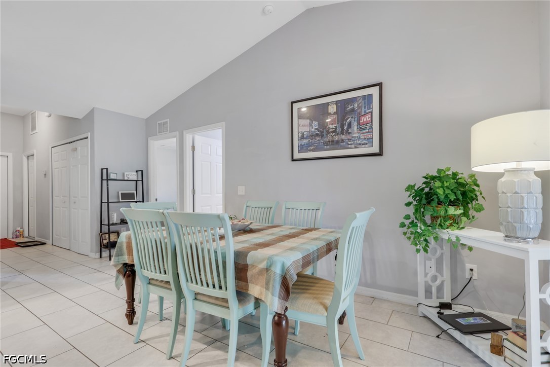 4137/4139 SW 8th Place