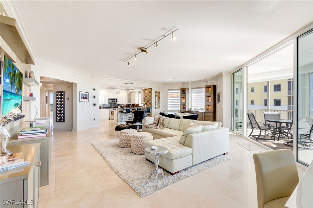 4761 West Bay Boulevard 601