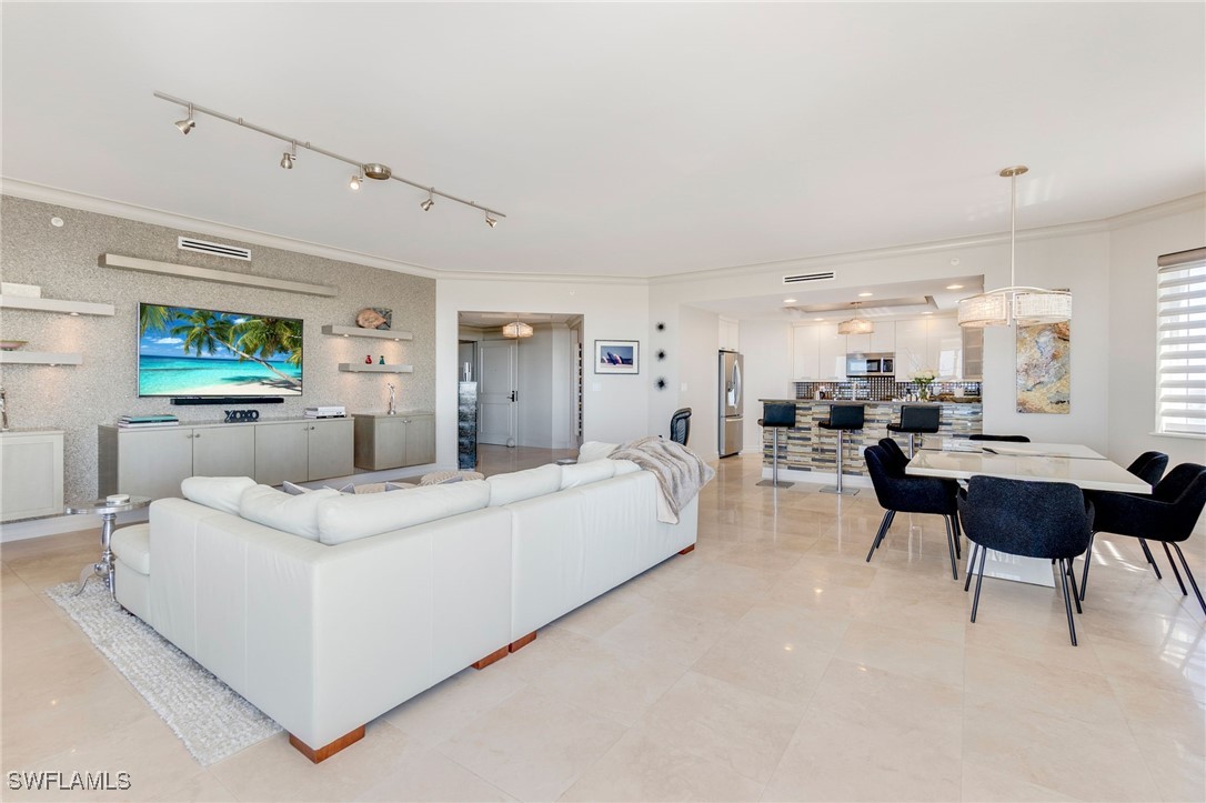 4761 West Bay Boulevard 601