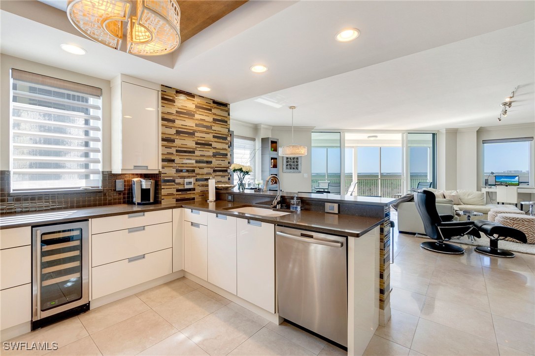 4761 West Bay Boulevard 601