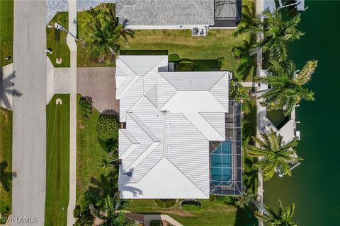 A home in MARCO ISLAND