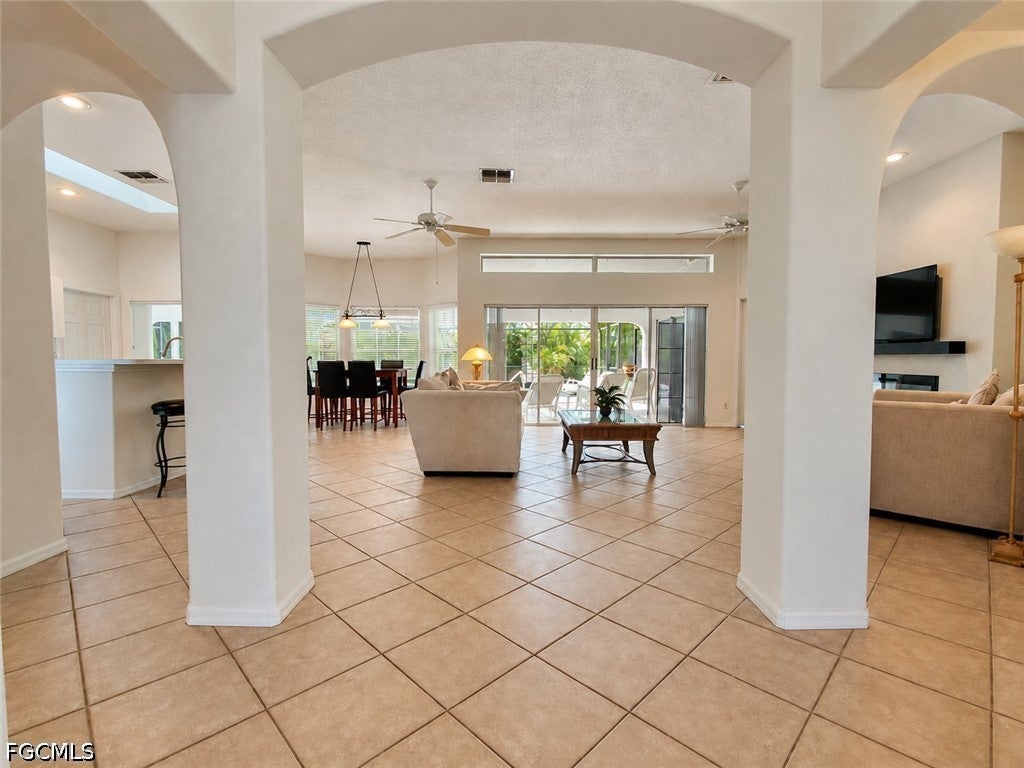 2106 SW 52nd Terrace