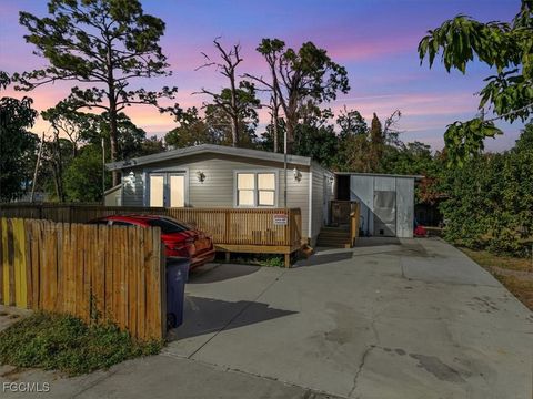 1978 Laurel Lane North Fort Myers FL 33917