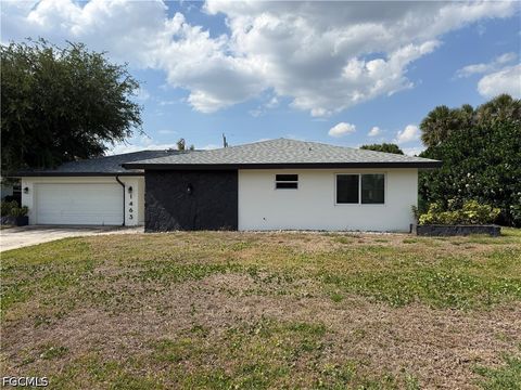 Photo of 1463 Tanglewood Parkway, Fort Myers, FL 33919 (MLS # 2026018903)
