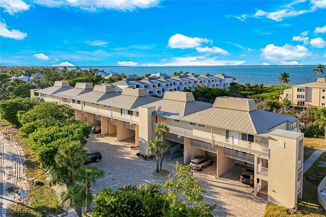 200 Periwinkle Way 214