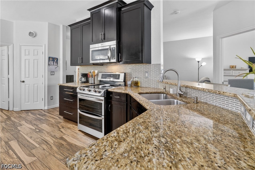 9689 Pineapple Preserve Court