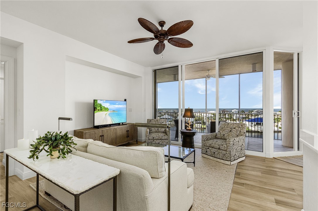 4192 Bay Beach Lane 873