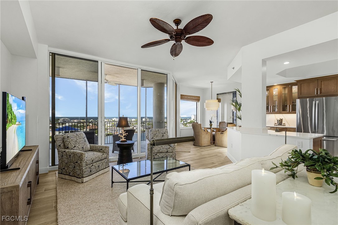 4192 Bay Beach Lane 873