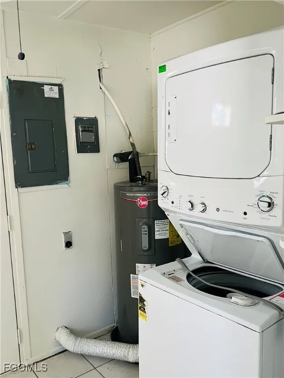 Fort Myers, Florida 33916, United States, 3 Bedrooms Bedrooms, ,1 BathroomBathrooms,Residential,Active,250114