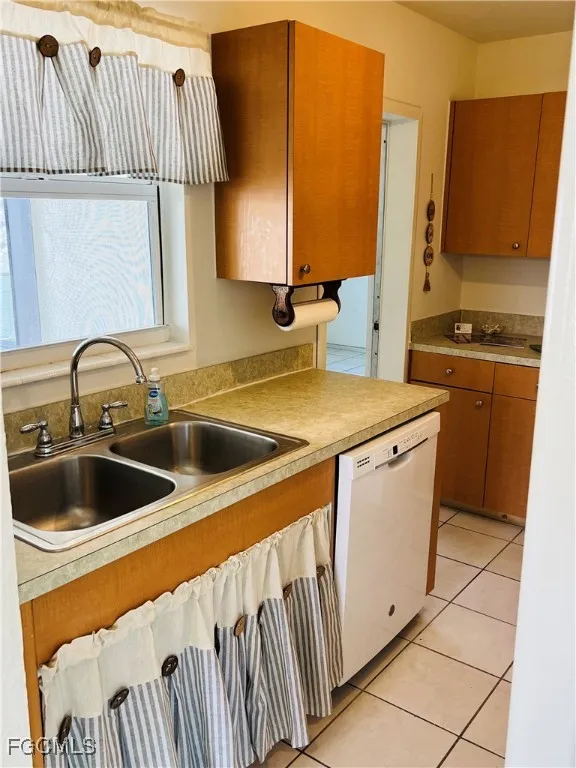 Fort Myers, Florida 33916, United States, 3 Bedrooms Bedrooms, ,1 BathroomBathrooms,Residential,Active,250114