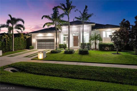 A home in MARCO ISLAND