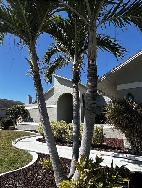 1926 SE 10th Place Cape Coral FL 33990