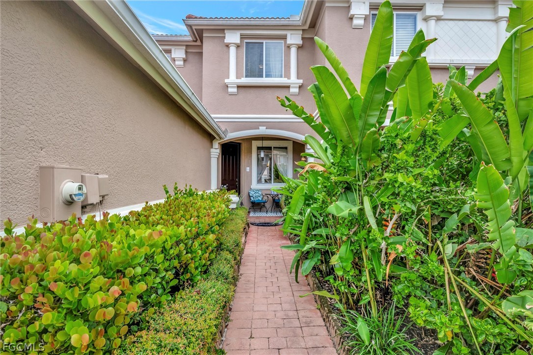 9808 Roundstone Circle