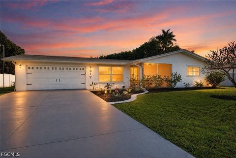 Photo of 912 Entrada Drive S, Fort Myers, FL 33919 (MLS # 2026005860)