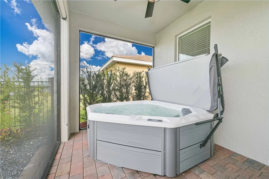 Alva, Florida 33920, United States, 3 Bedrooms Bedrooms, ,3 BathroomsBathrooms,Residential,Pending,250499