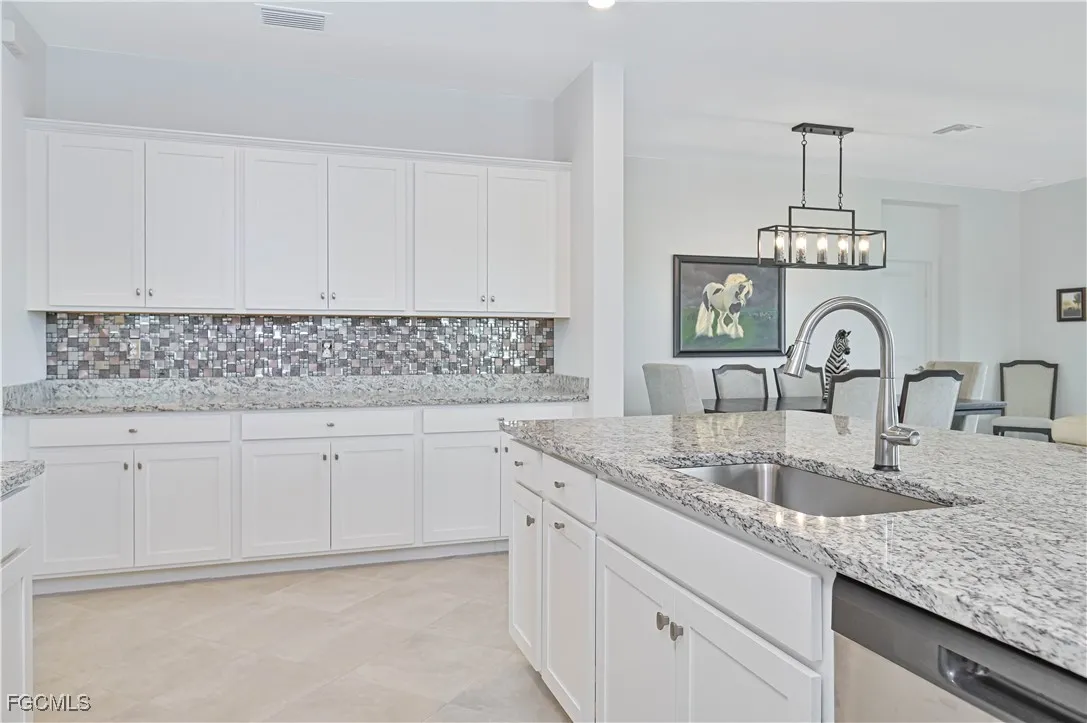 Alva, Florida 33920, United States, 3 Bedrooms Bedrooms, ,3 BathroomsBathrooms,Residential,Pending,250499