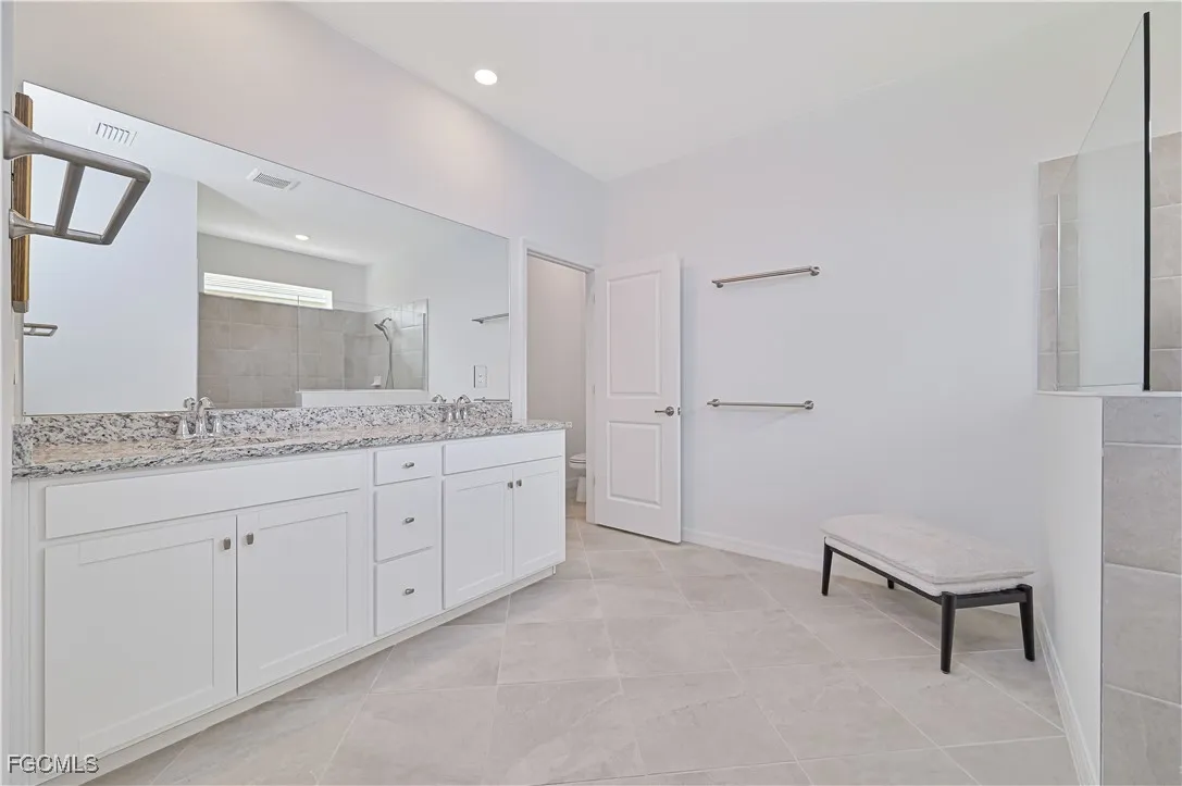 Alva, Florida 33920, United States, 3 Bedrooms Bedrooms, ,3 BathroomsBathrooms,Residential,Pending,250499