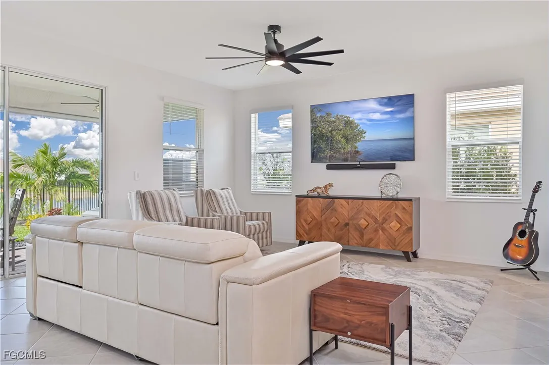 Alva, Florida 33920, United States, 3 Bedrooms Bedrooms, ,3 BathroomsBathrooms,Residential,Pending,250499