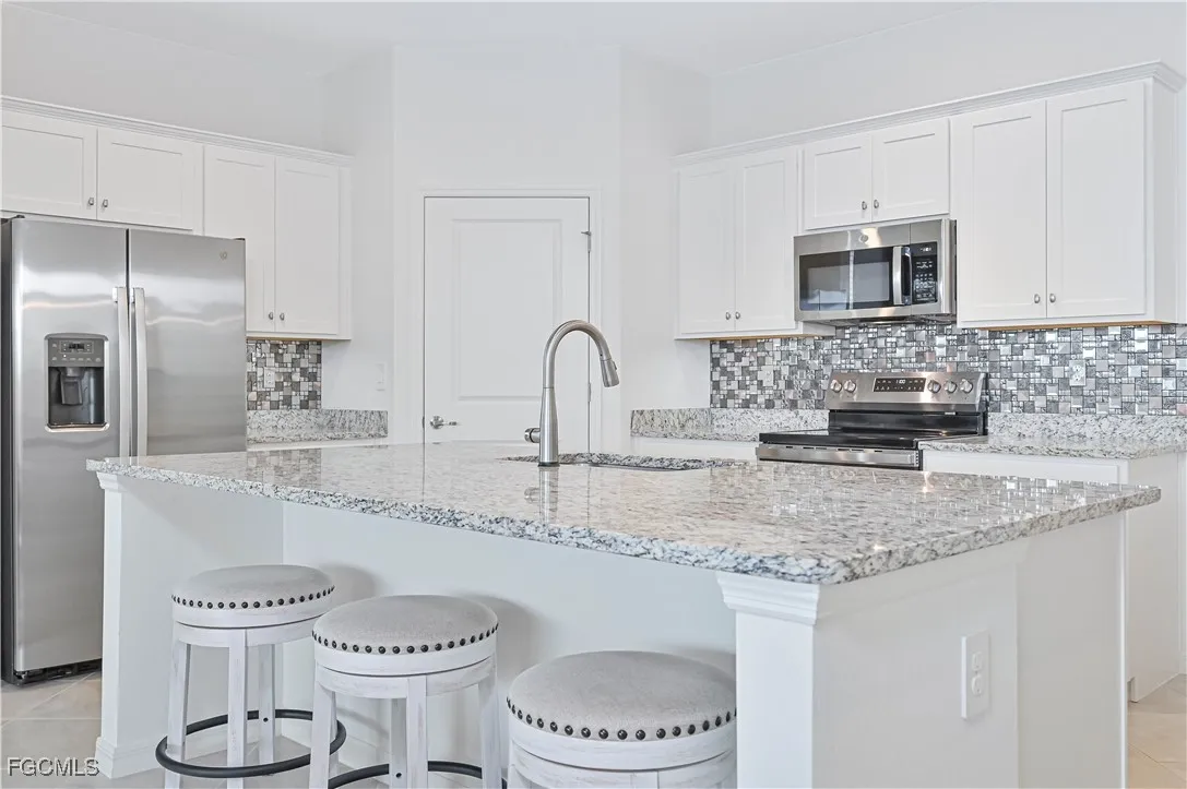 Alva, Florida 33920, United States, 3 Bedrooms Bedrooms, ,3 BathroomsBathrooms,Residential,Pending,250499