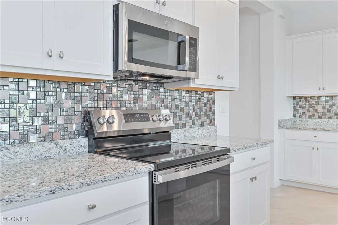 Alva, Florida 33920, United States, 3 Bedrooms Bedrooms, ,3 BathroomsBathrooms,Residential,Pending,250499