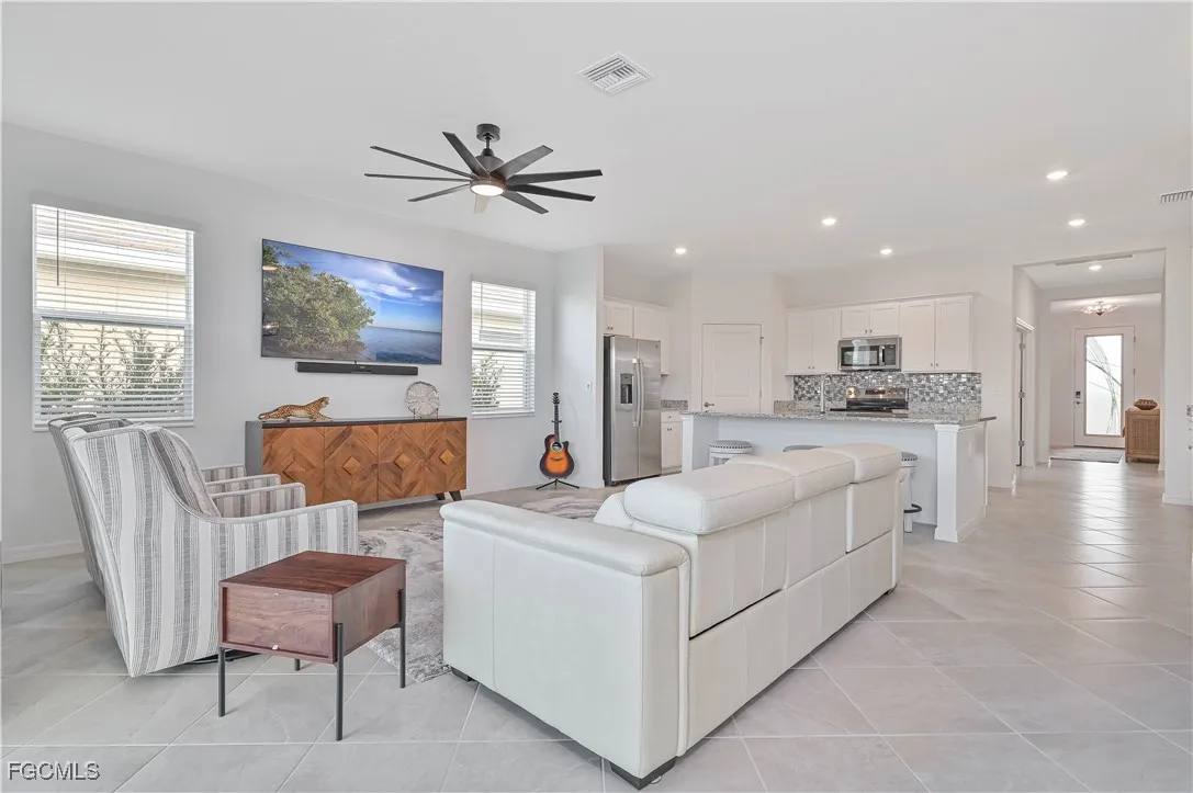 Alva, Florida 33920, United States, 3 Bedrooms Bedrooms, ,3 BathroomsBathrooms,Residential,Pending,250499