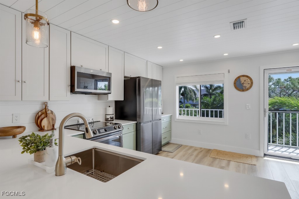 3032 Sandpiper Bay Circle G301