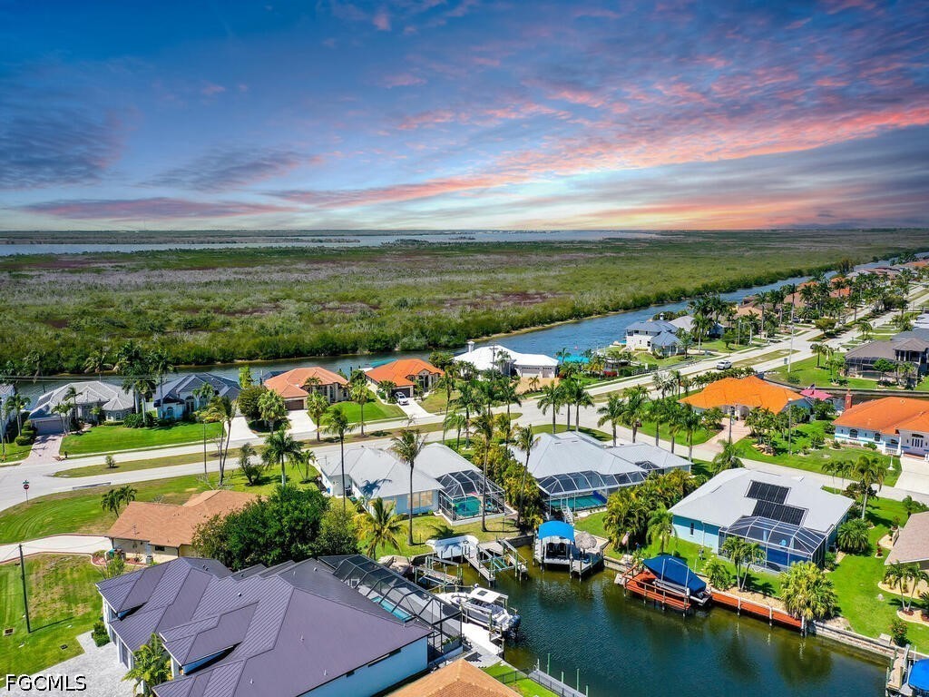 3721 Surfside Boulevard