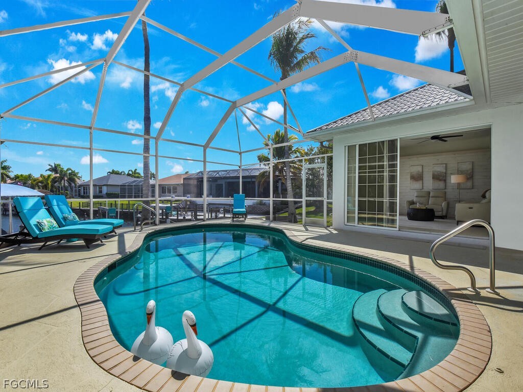 3721 Surfside Boulevard