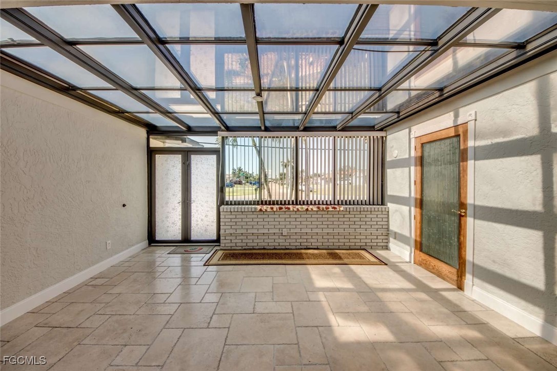 1229 SW 21st Terrace