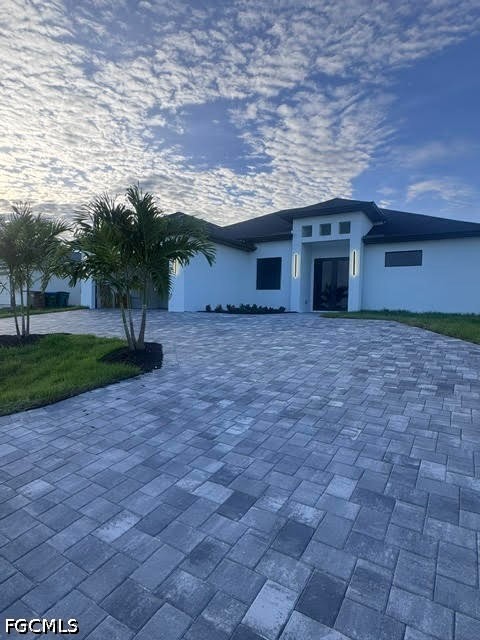 1009 Tropicana Parkway W